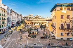 Newly refurbished apartment in the Plaza del Olivar