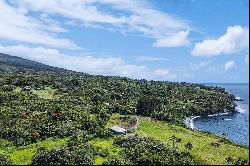 Kipahulu Oceanfront Home with Big Island and Haleakala Views