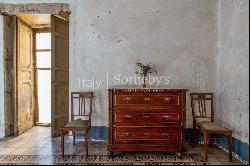 Independent stately palace in the historic center of Modica