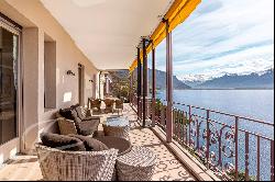 Sumptuous apartment with spectacular view on the first line of the lake!