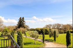 A 36-HECTARE PROPERTY 20 MINUTES FROM BAYONNE