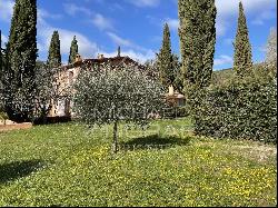 A VINEYARD ESTATE WITH TUSCAN CHARM