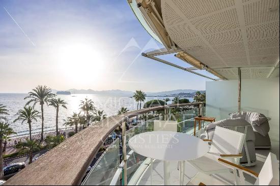 Cannes - Croisette - 3 room apartment with panoramic sea view