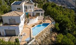 Altea Hills Charm: A Villa with Unique Character and Sea Views, Altea 03590