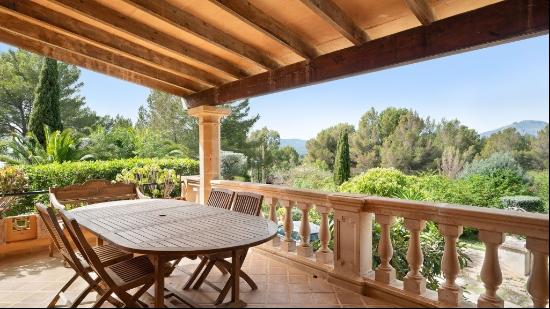 Villa with mountain views for sale on the outskirts of Calvia vi, Calvia 07184