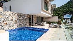 Luxury villa with great sea views for sale in Puerto Andratx, Ma, Andratx 07157