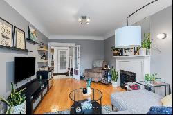 682 College St, Toronto ON M6G1C1