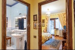 Spacious and bright apartment in Posillipo