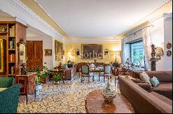 Spacious and bright apartment in Posillipo