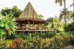 Blue Crystal Oceanfront Beach Retreat in Nicoya Península