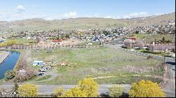 NKA Roza Hill Dr, Yakima WA 98901