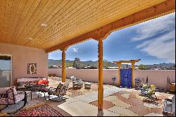 212 Las Olas Dr, Taos NM 87571