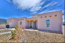 212 Las Olas Dr, Taos NM 87571