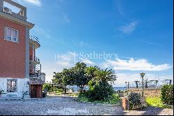 Panoramic villa in via Manzoni