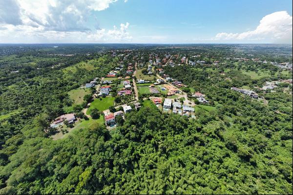 Large residential lot in the exclusive Paraná Country Club Condominium.