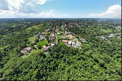 Large residential lot in the exclusive Parana Country Club Condominium.