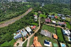 Large residential lot in the exclusive Paraná Country Club Condominium.