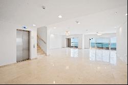 Stunning and Rare 5BR Penthouse in The Pearl Island Qatar