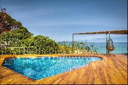 Beautiful house on the beachfront in Begur