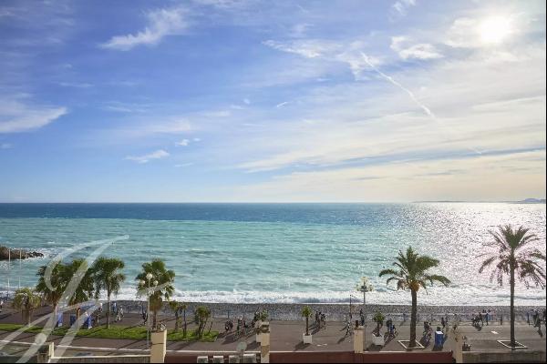 Close to the sea front apartment in Nice