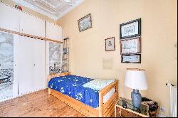 Old apartment to refresh 2 bedrooms in a beautiful condominium