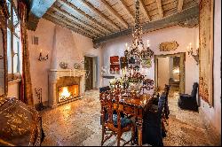 Independent residence in the heart of Rome, offering unparalleled charm and