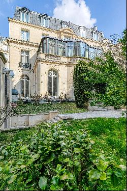 Paris XVIe -OCDE- Hôtel Particulier Jardin