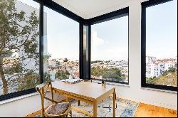 Contemporary Luxury: Stunning Monte Estoril Villa with Spectacular Views.