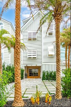 Turnkey Oceanfront Retreat in Isle of Palms