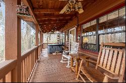 Exquisite Log Home Nestled in the Picturesque Landscapes of Blue Ridge