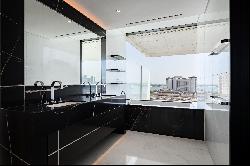 State-of-the-Art Apartment in Exceptional One Palm