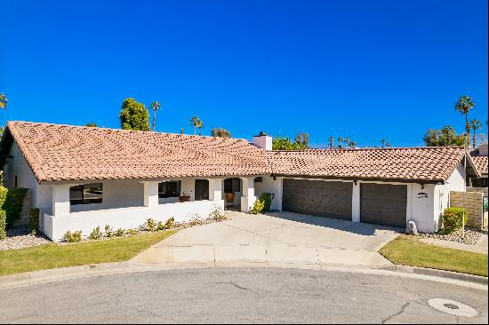 UPDATED HOME IN THE HEART OF PALM DESERT