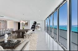Luxurious Two-Story Penthouse Retreat in Isla Verde
