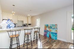 Southampton Village Turn-Key Charming Condo