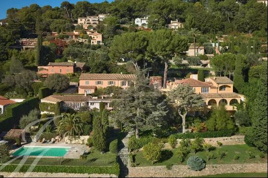 Mougins - Magnificent property with panoramic sea view