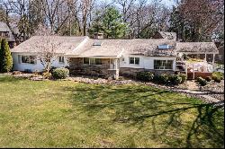 1120 Highland Rd, Sharon PA 16146