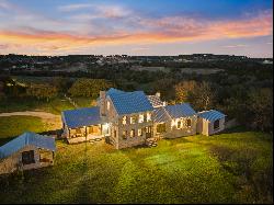 Durst Creek Cottages - An Enchanting Fredricksburg Estate