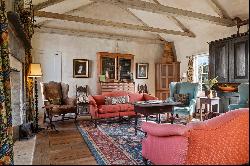 Durst Creek Cottages - An Enchanting Fredricksburg Estate