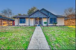 2612 RED RIVER St, Mesquite TX 75150