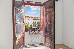 Newly refurbished minimalist flat with terrace in the old town of Palma, Mallorc