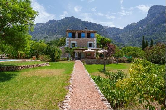 Renovated finca with pool and views of the mountains for sale in, Soller 07100