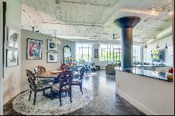 Rustic and Modern 1 Bedroom, 1 Bath Condo in Historic Dallas Landmark