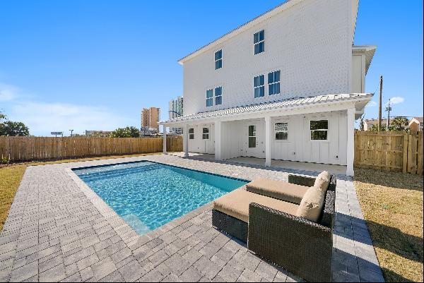 Rental-Friendly Duplex In Unbeatable Location With Water Views And Private Pool