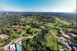 Exclusive lots on golf course