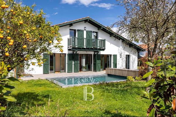 ANGLET, RENOVATED HOME WITH GARDEN AND HEATED POOL