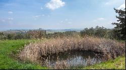 La Lanterna house to be renovated with vineyard, Montepulciano, Siena 