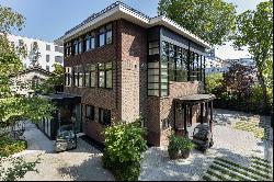 Apartment with sunny garden in Villa Vondel next to Vondelpark Amsterdam!