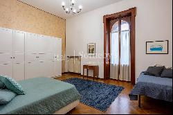 Refined apartment in the historical center of Arona ...