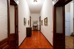 Refined apartment in the historical center of Arona ...