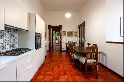 Refined apartment in the historical center of Arona ...